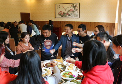 康成電子團隊風(fēng)采